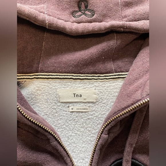 TNA Sweater - Picture 3 of 3